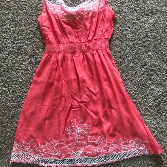 Dresses & Skirts - Coral & white summer dress